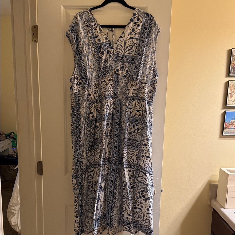 Old navy Blue and White Patterned Sleeveless Dress